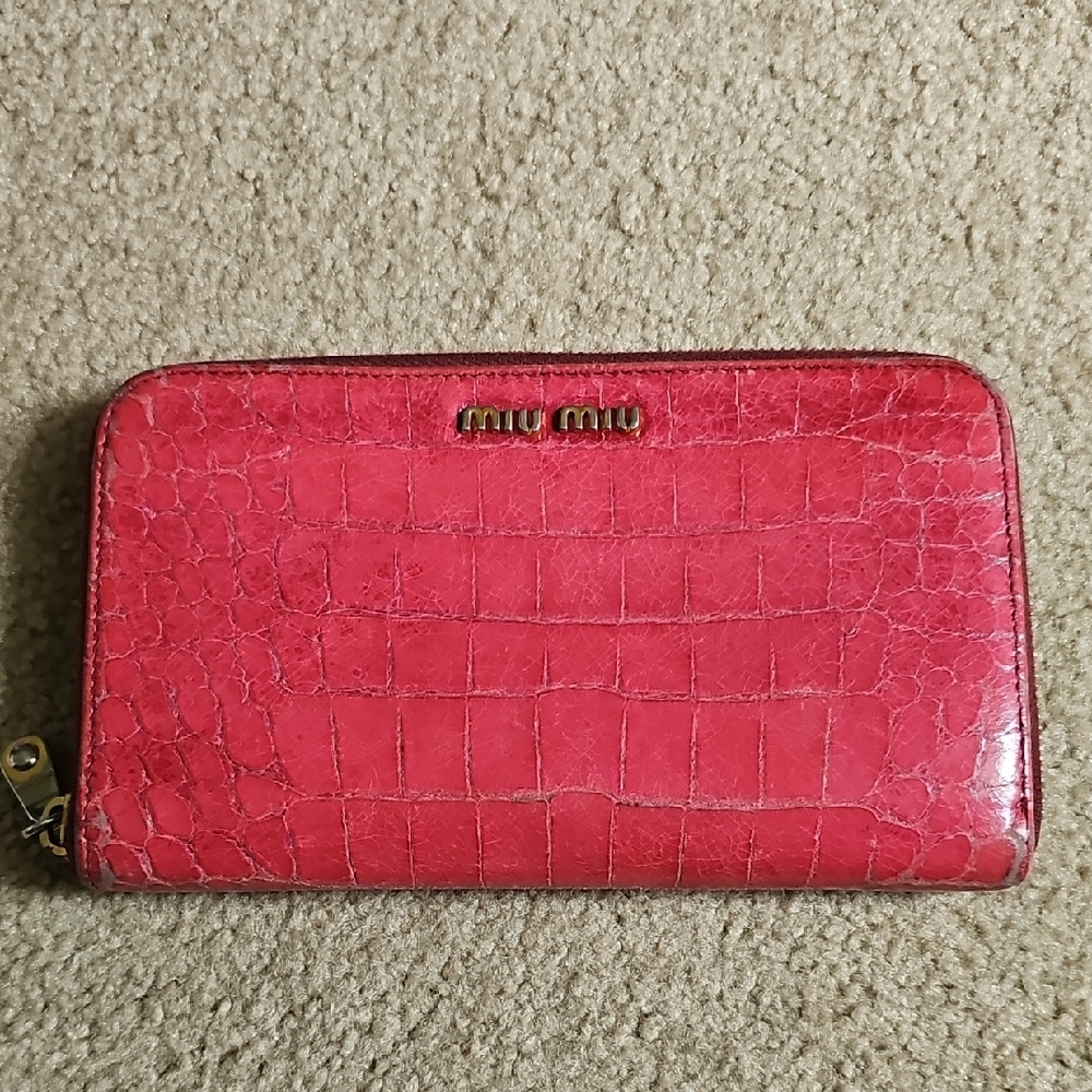 Miu Miu Pink Textured Leather Wallet